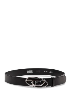 Belt with oval metal buckle
