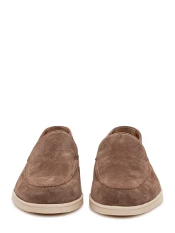 Loafer with Apron Toe and Rounded Tip