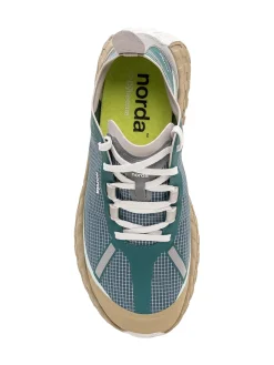 Sport Shoe with Laces and Treaded Sole