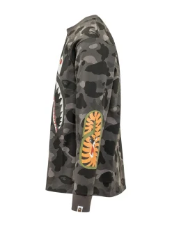 Sweatshirt with Graphic Print and Camouflage Pattern